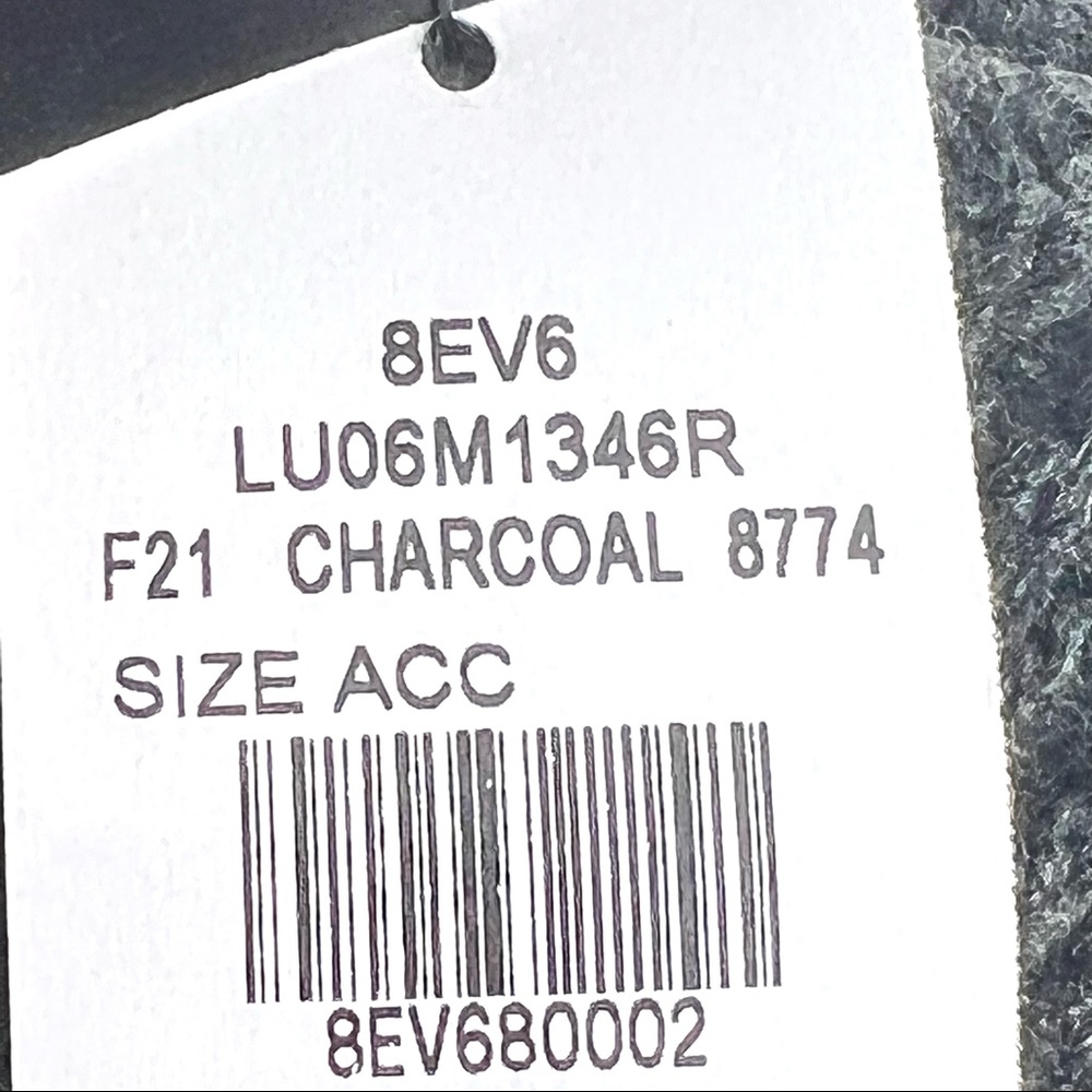 Linea Oumo Men's Cable Knit Beanie -  One Size - Picture 5 of 5